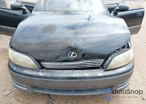 1995 Lexus Es 300 z USA, uszkodzony, nr VIN JT8GK13T3S0104617